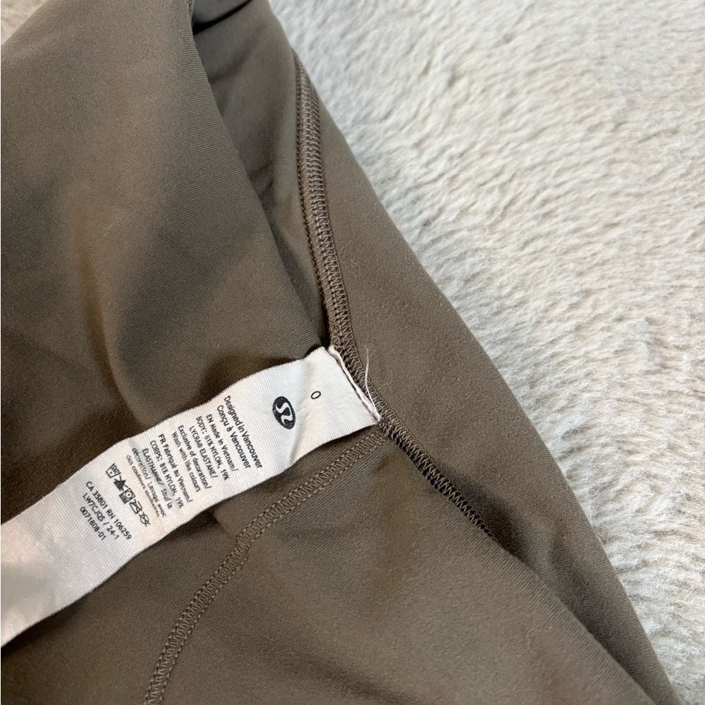 Lululemon High Rise Short 4” - Picture 7 of 7